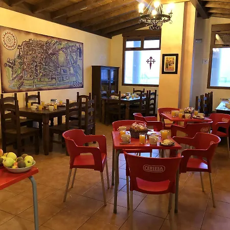 Santo Tomas De Canterbury Hostel *